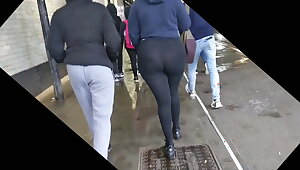 Candid PHAT ass Somali girl in leggings
