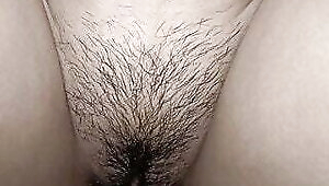 fucking a rich hairy vagina, I like my lover's hairy vagina.